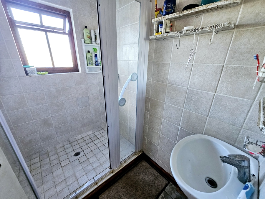 5 Bedroom Property for Sale in Stilbaai Oos Western Cape
